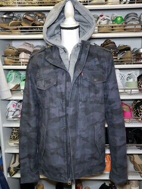 Levi'sMen’s Sherpa Lined Two Pocket Hooded Trucker Camo Jacket
